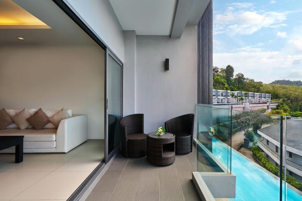 هتل پاتونگ بی هیل ریزورت و اسپا پوکت